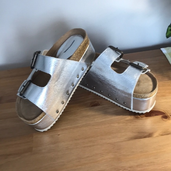 Intentionally Blank Rule Breaker Platform Sandals in Metallic Silver EUR 38 - Picture 3 of 13